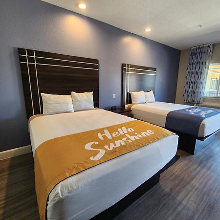 Days Inn & Suites By Wyndham La Porte Exterior foto