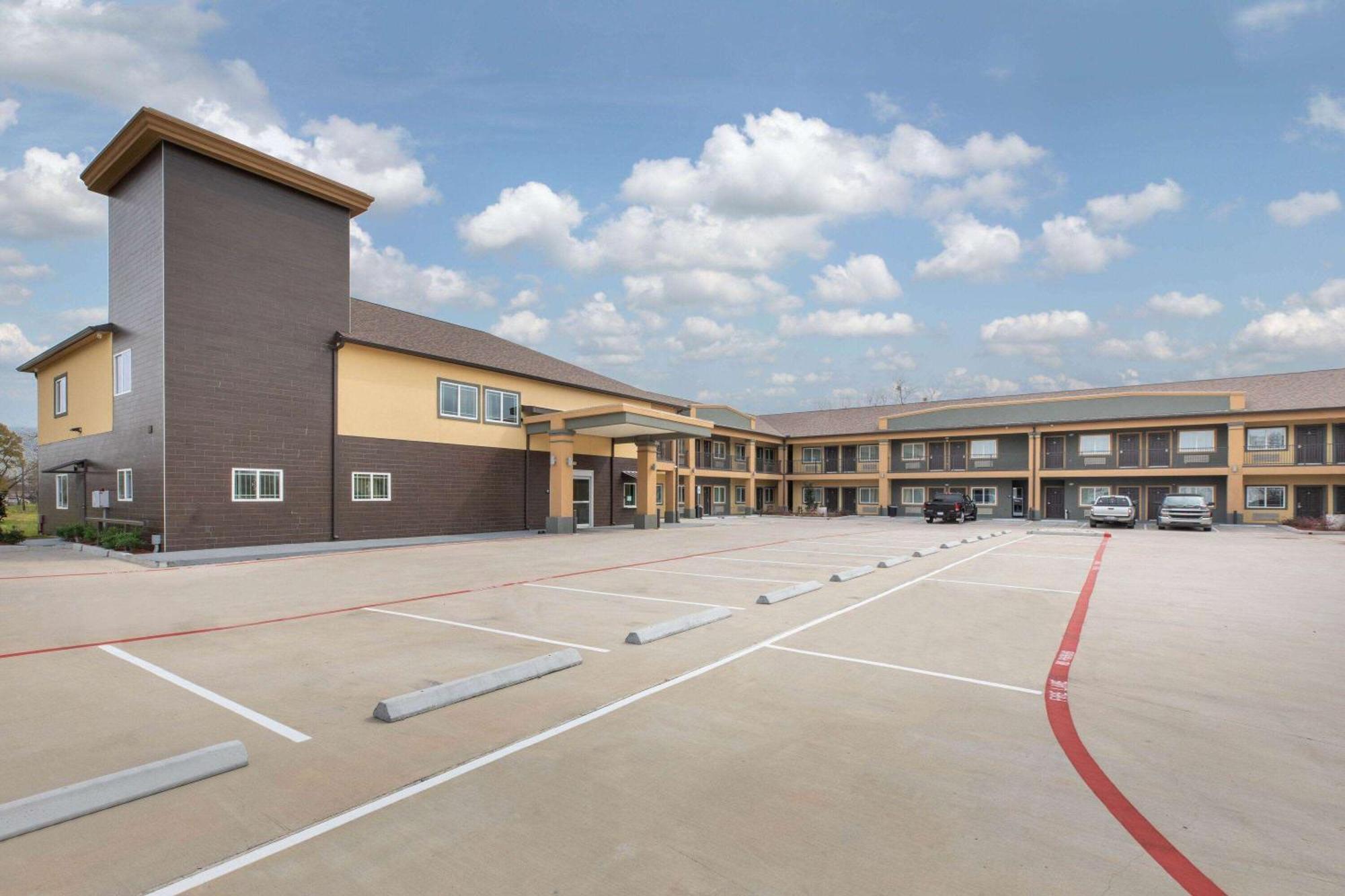 Days Inn & Suites By Wyndham La Porte Exterior foto